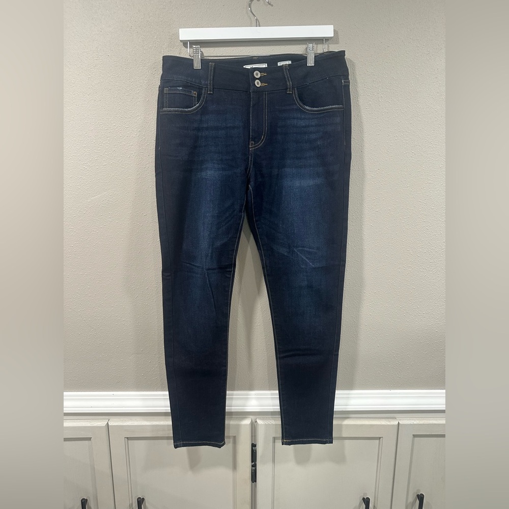 Kancan Mid Rise Skinny 30x30 - Picture 2 of 7